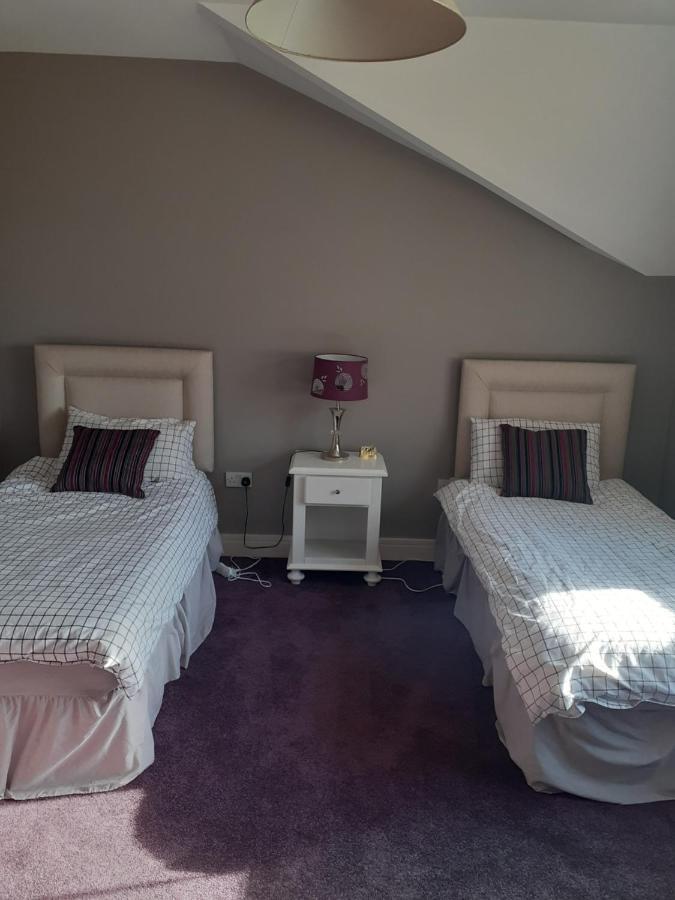 Single Or Twin Room In Lovely Country Residence Nobber ภายนอก รูปภาพ