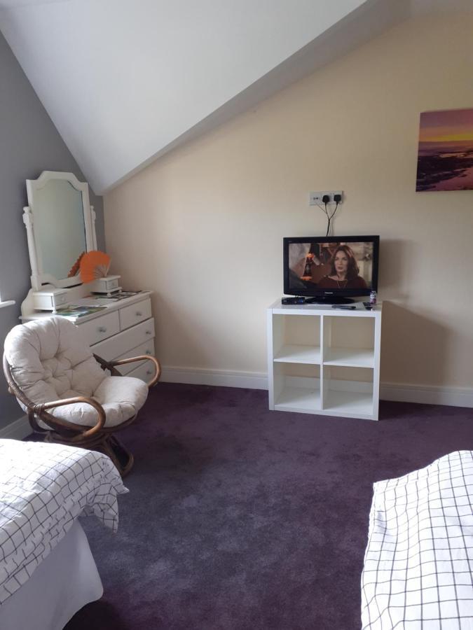 Single Or Twin Room In Lovely Country Residence Nobber ภายนอก รูปภาพ